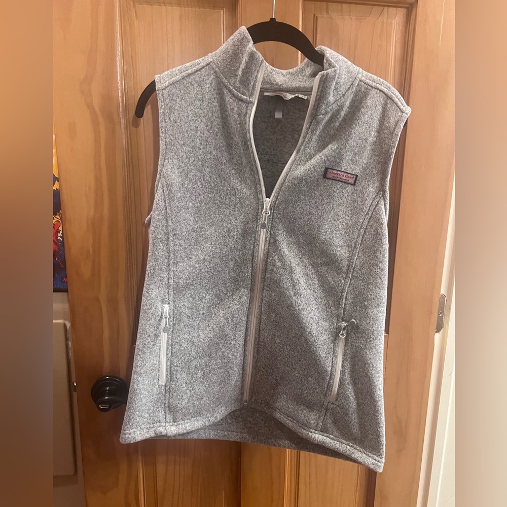 Vineyard Vines, grey sweater knit vest, size small, worn twice, like new